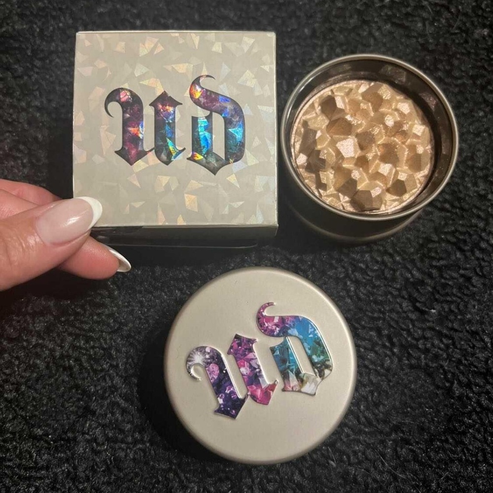 Urban Decay Holographic Gold Highlighter